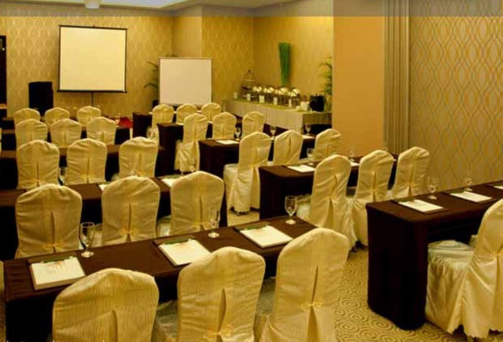 Diamond Suites And Residences Cebu Extérieur photo